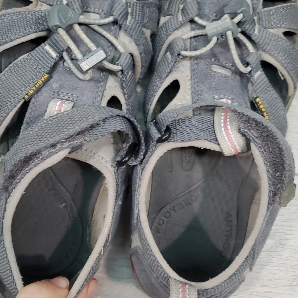 Keen Girls Big Kids Ceacamp II CNX Outdoor Hiking Comfort Sandals shoes sz 3